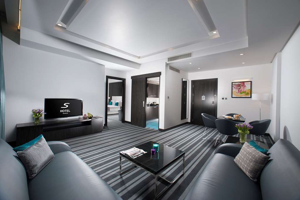 S Hotel Bahrain Sanabis 部屋 写真