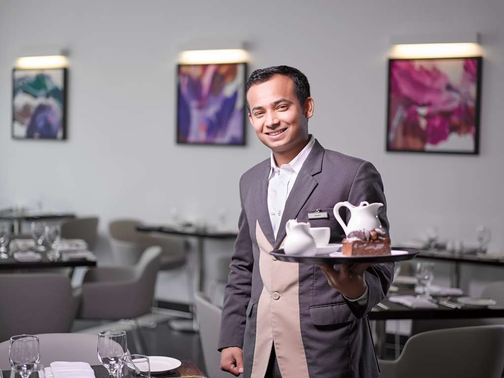 S Hotel Bahrain Sanabis 設備 写真